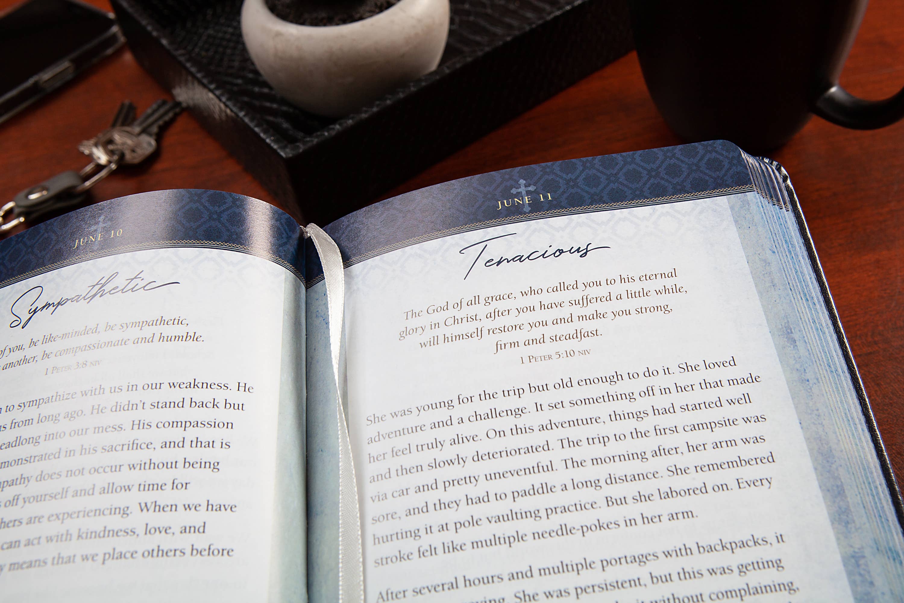 A Daily Word for Men (Daily Devotional, Graduation Gifts)