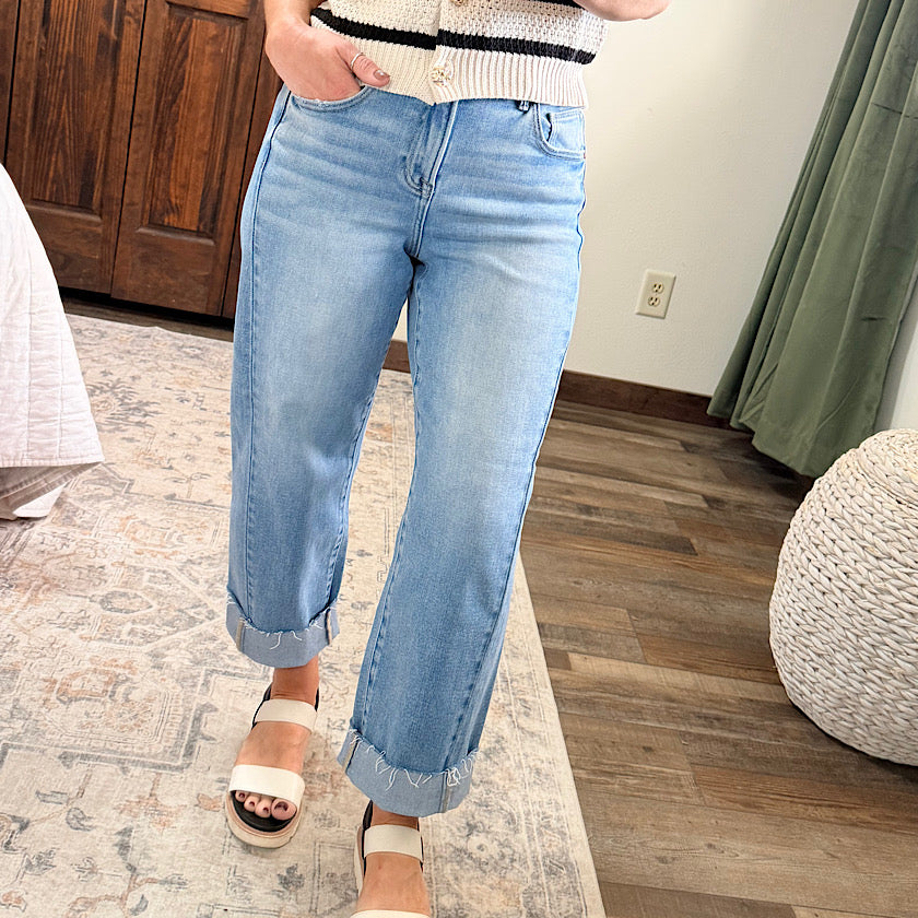 Risen Slouchy Crop Barrel Side Seam Detail 27.5"