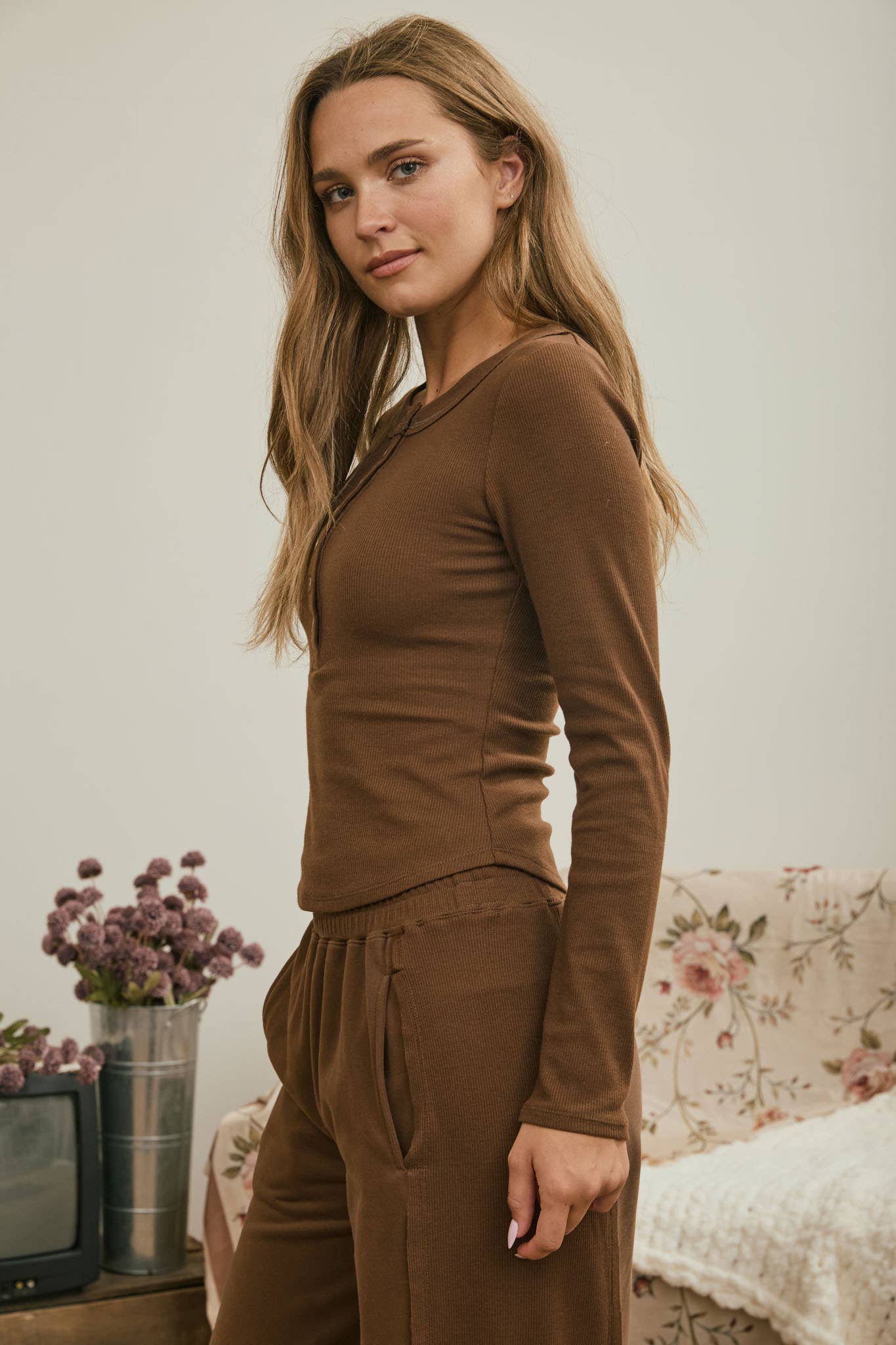 J.O.A - FITTED LONG SLEEVE RIBBED HENLEY KNIT TOP