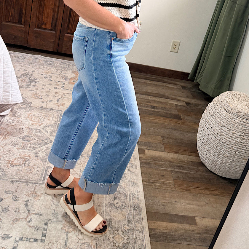 Risen Slouchy Crop Barrel Side Seam Detail 27.5"