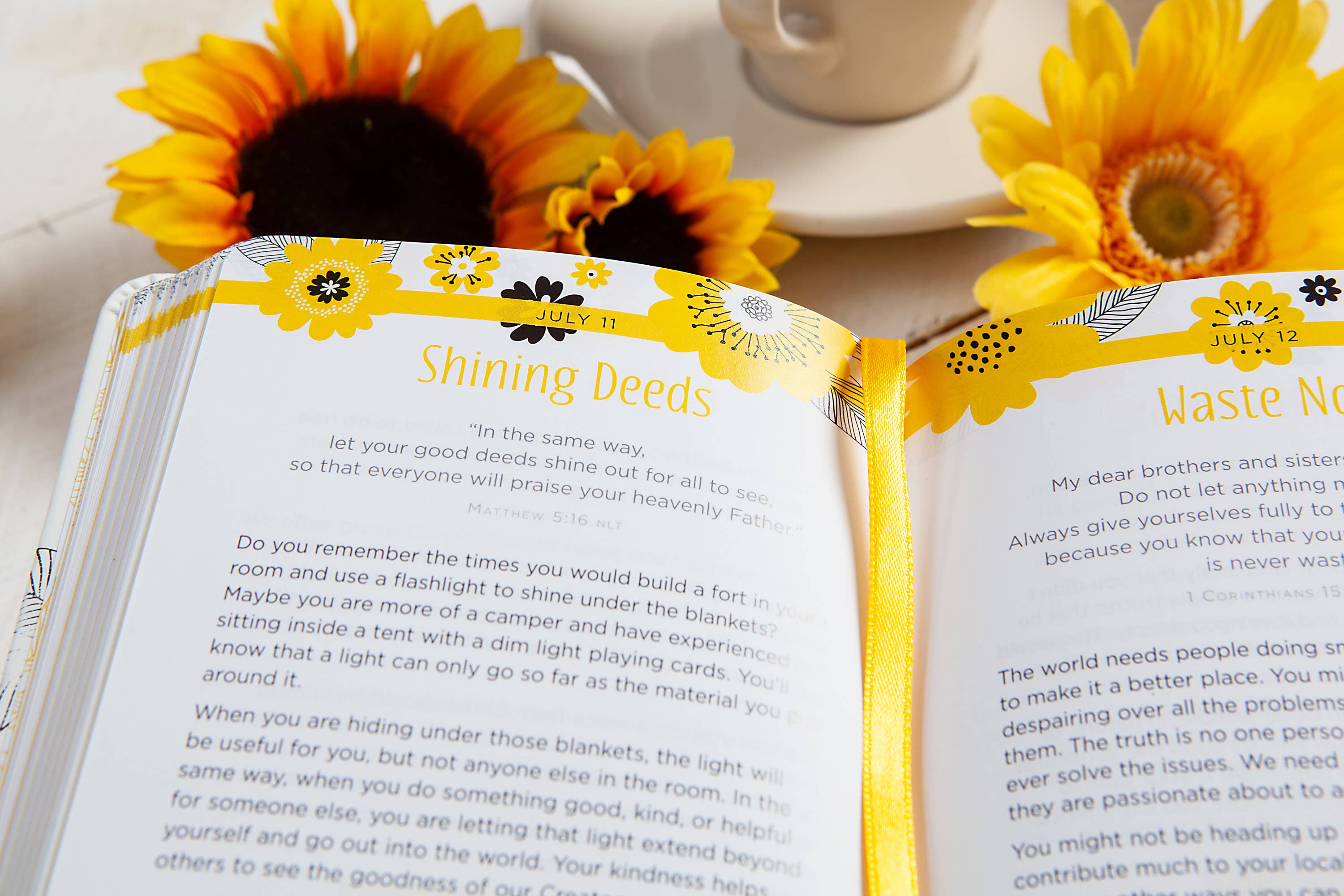 365 Days of Kindness (Daily Devotional, Mother's Day Gifts)