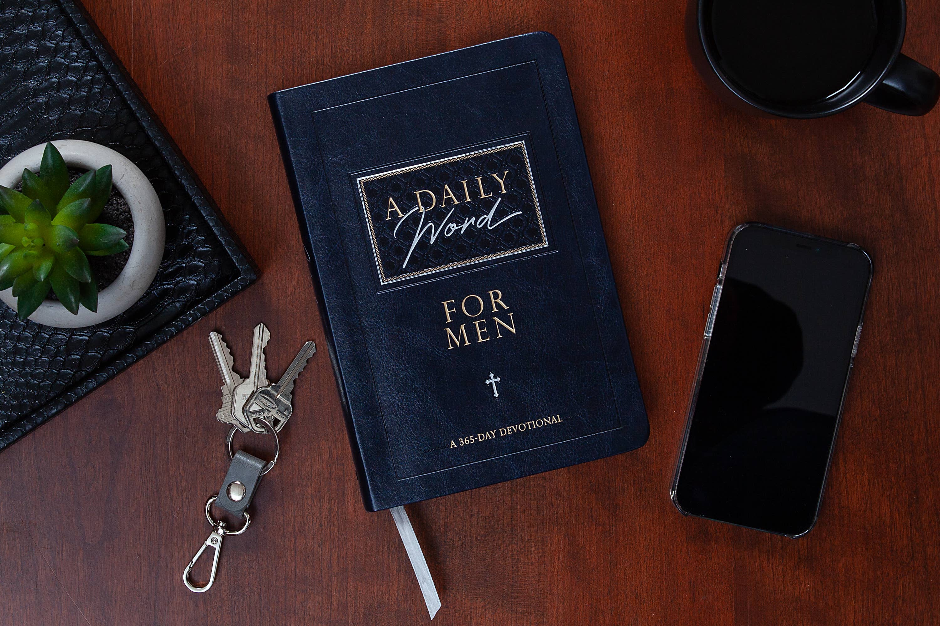 A Daily Word for Men (Daily Devotional, Graduation Gifts)