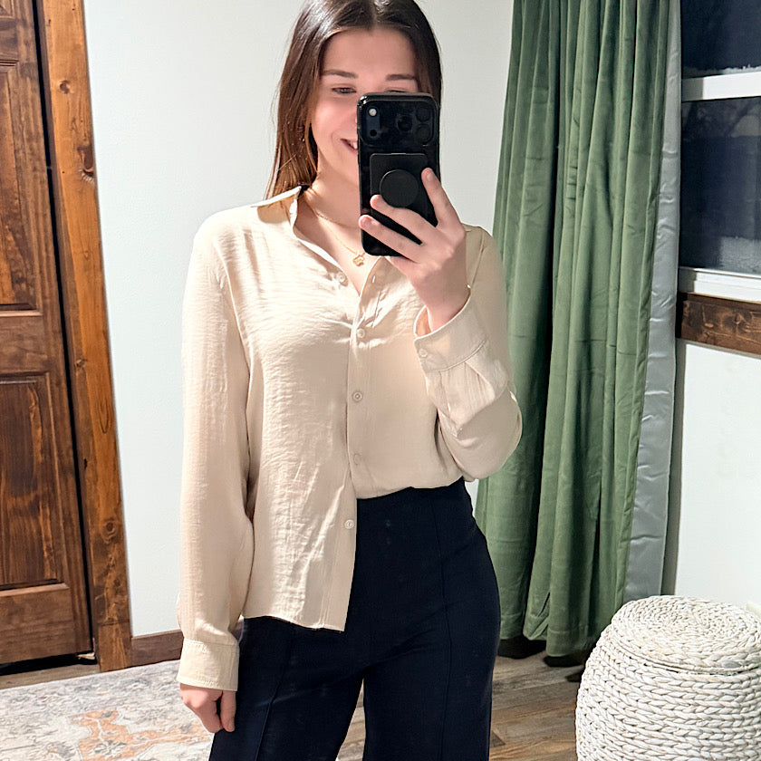 Fitted Long Sleeve Button Up Blouse