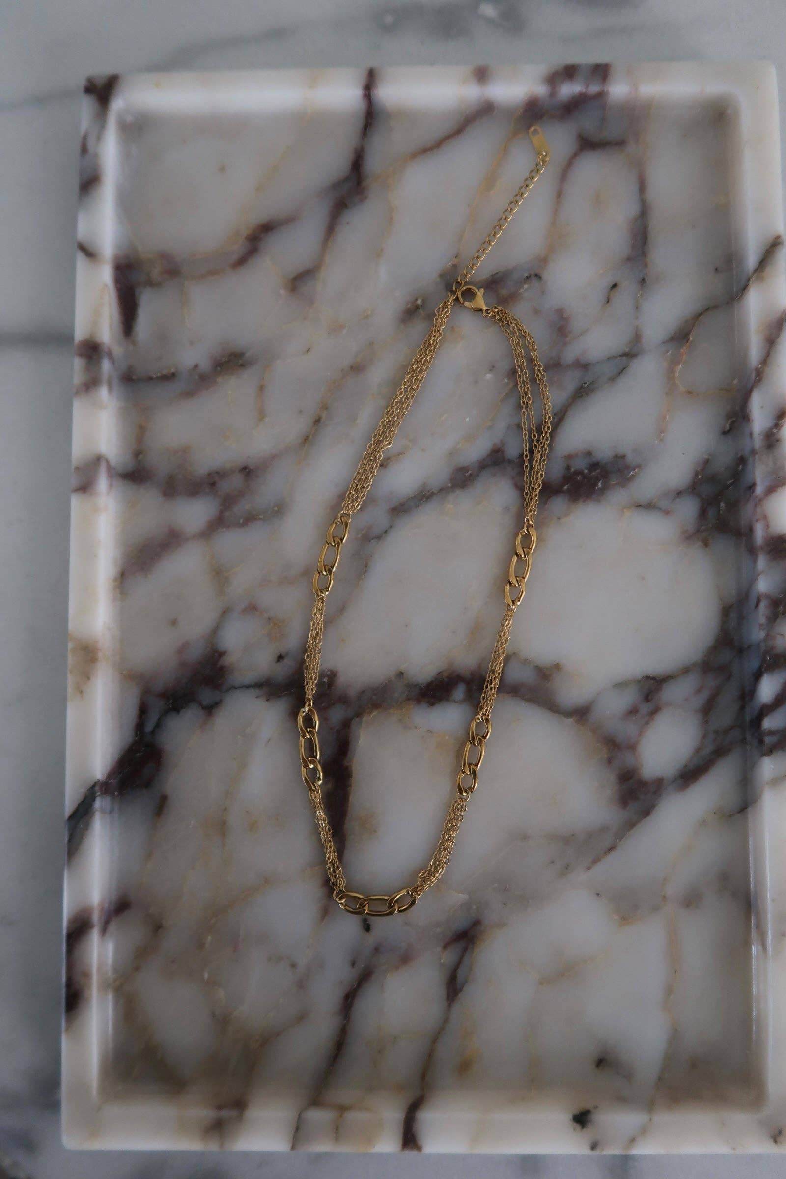 GOLD GRACE NECKLACE ￼
