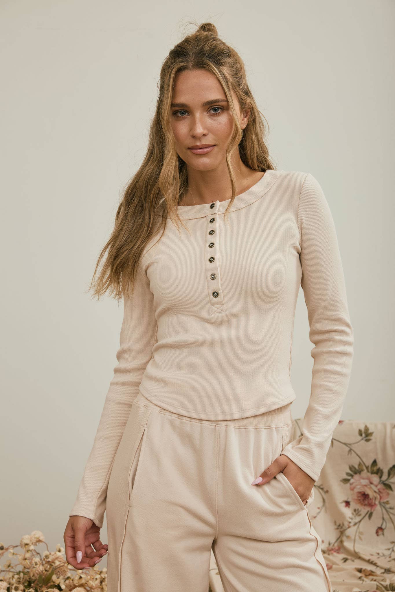 J.O.A - FITTED LONG SLEEVE RIBBED HENLEY KNIT TOP