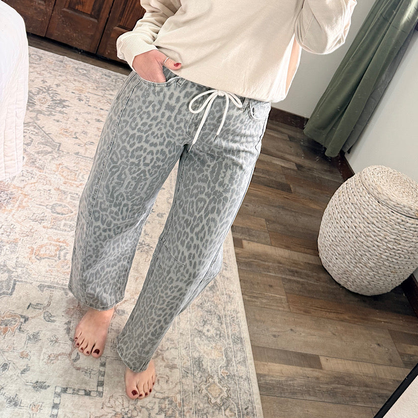 VERVET Drawstring Grey Leopard Barrel Jeans 27"