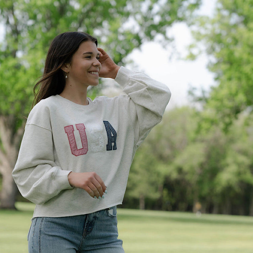 Light Heather Gray USA SWEATSHIRT