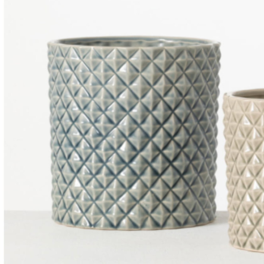 DIAMOND EMBOSSED PLANTER