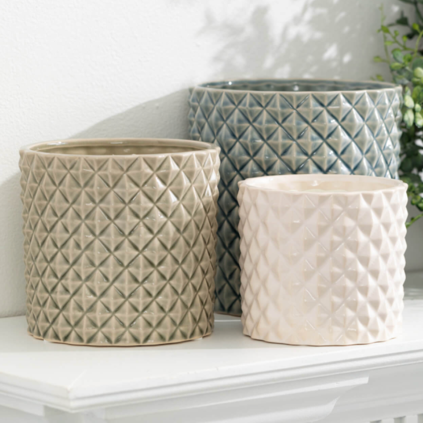 DIAMOND EMBOSSED PLANTER