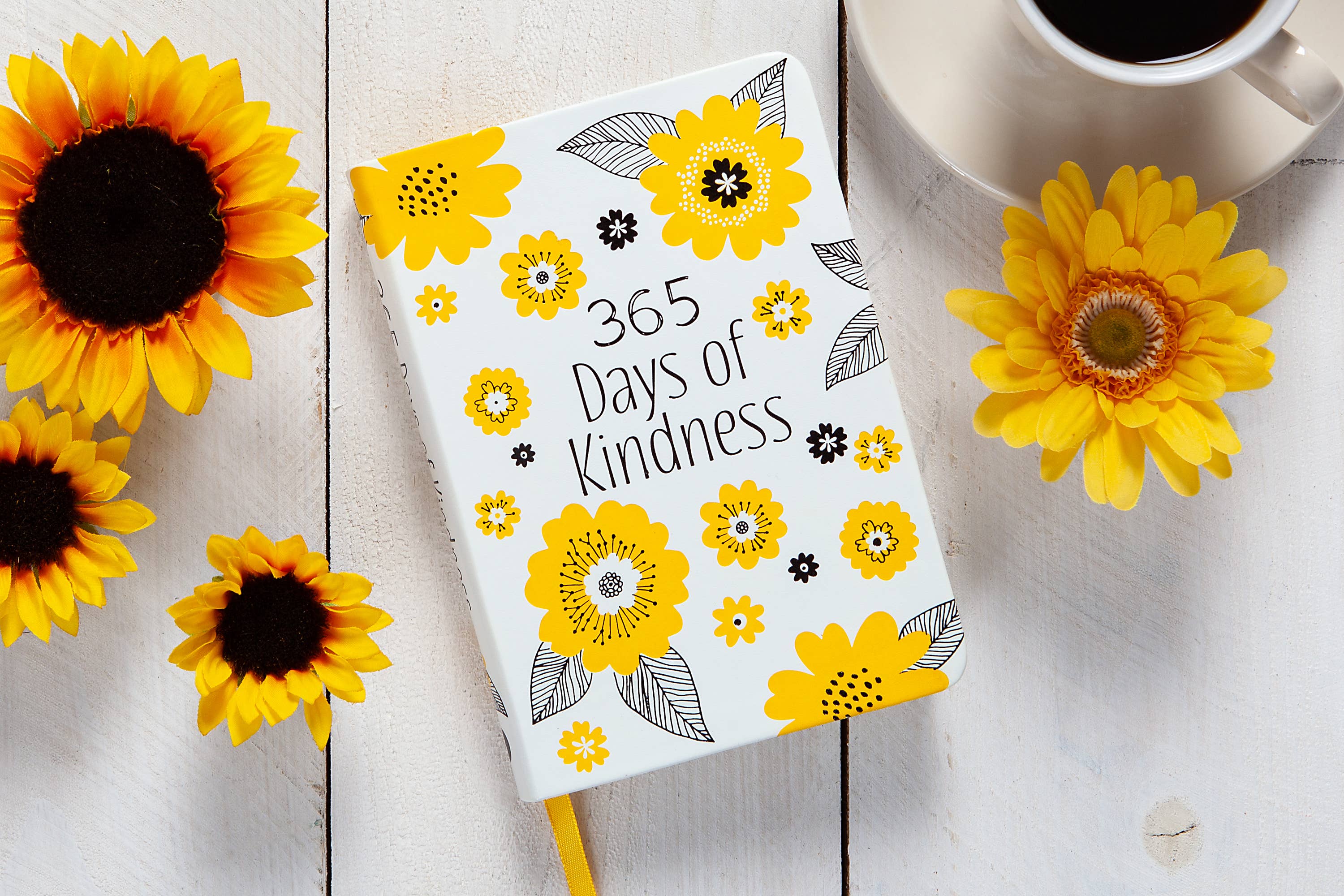 365 Days of Kindness (Daily Devotional, Mother's Day Gifts)