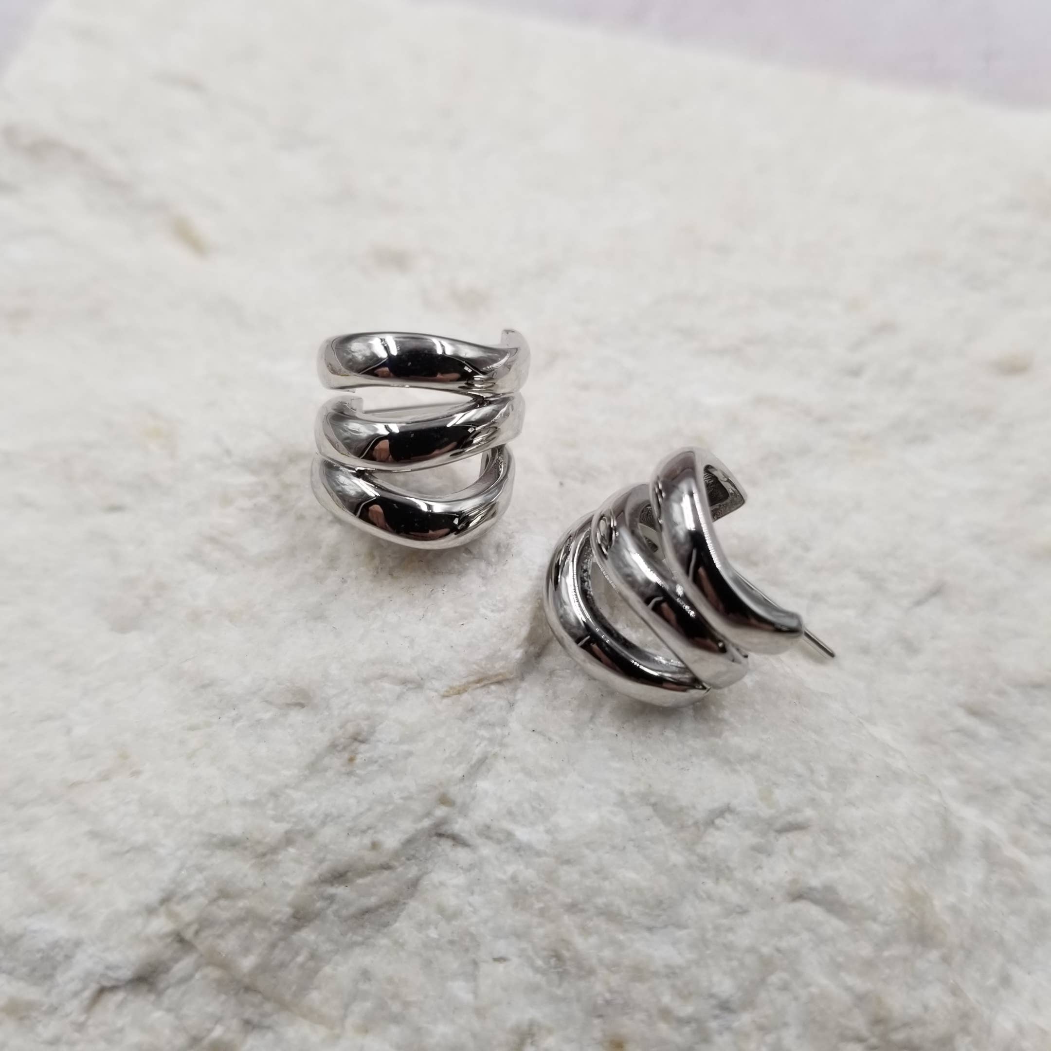 Rock Curve Heavy Metal Studs