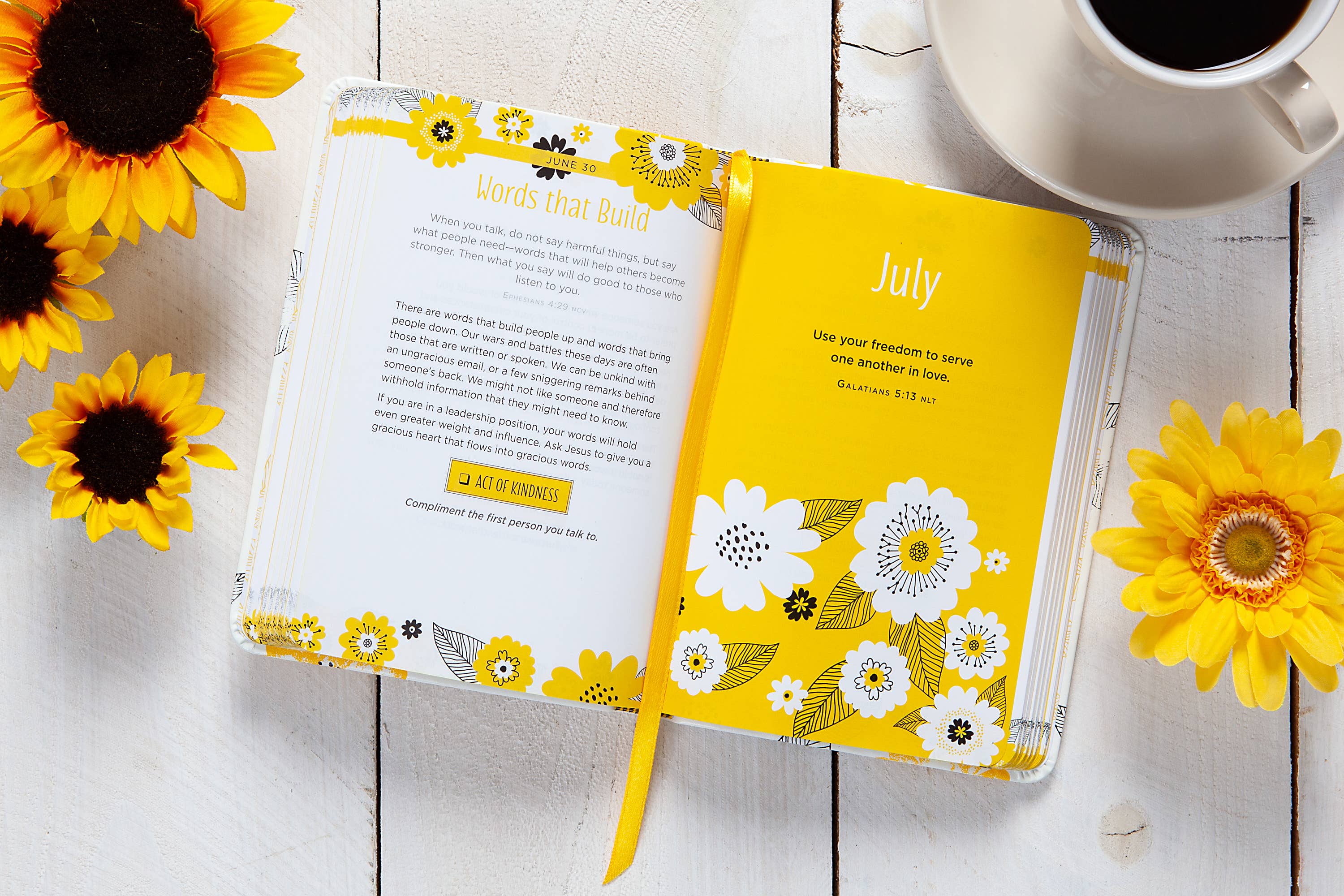 365 Days of Kindness (Daily Devotional, Mother's Day Gifts)
