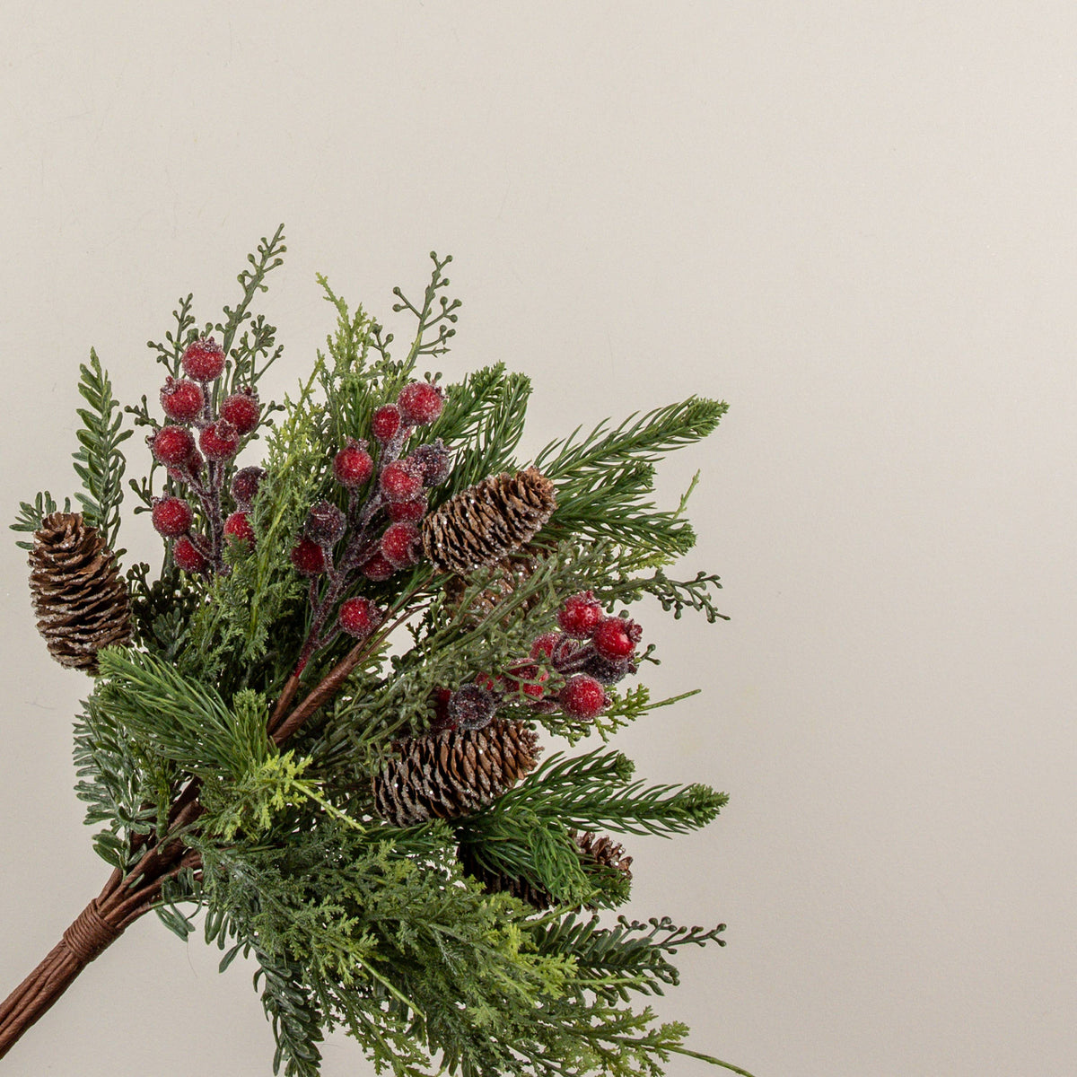 Ragon House - 19" MIXED CEDAR, PINE & RED BERRY BUNDLE